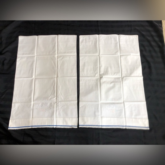 Vtg Embroidered Mr. and Mrs. Pillow Cases - Picture 5 of 12